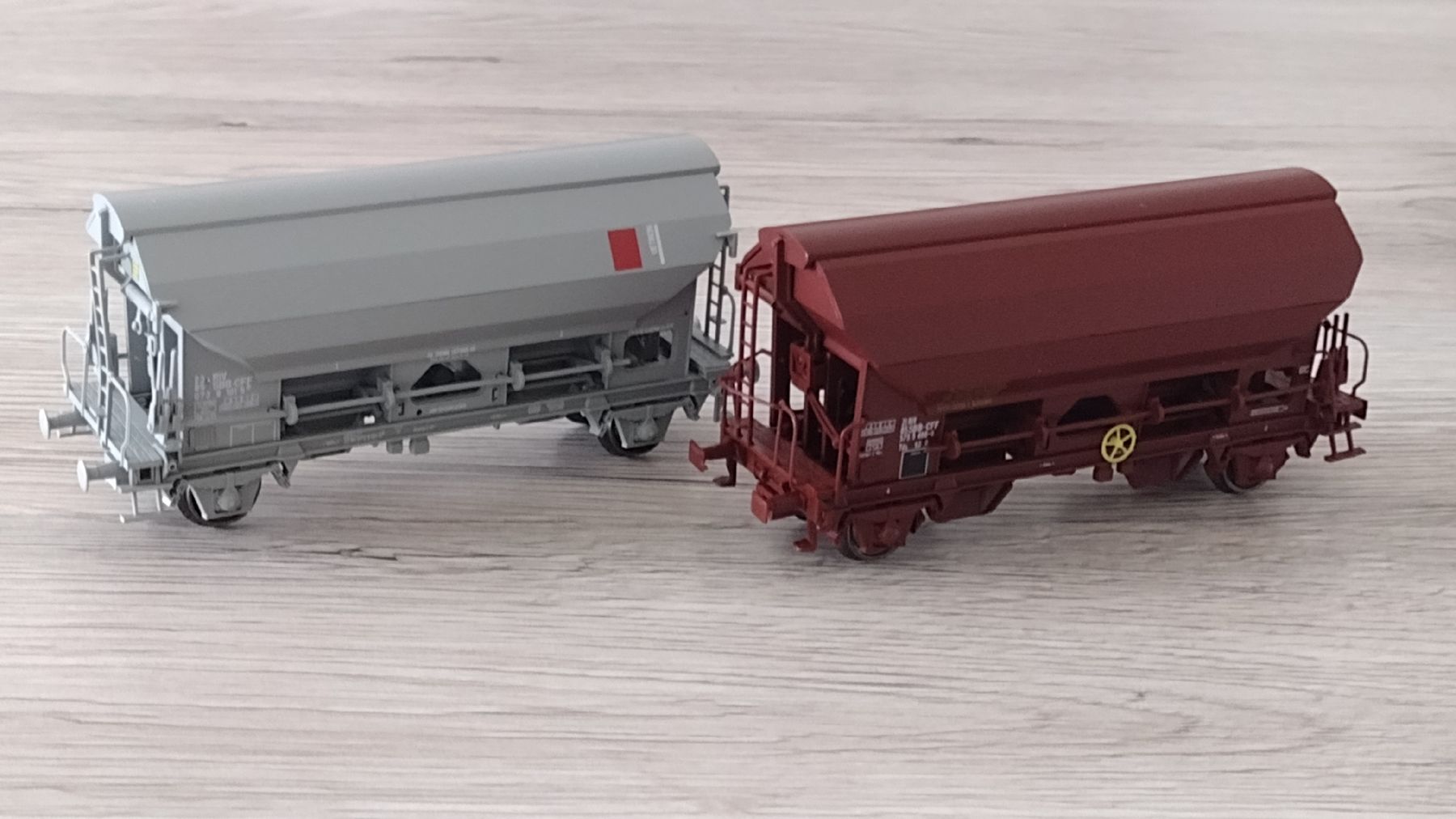 Roco Modelleisenbahnen: Wagons trémie SBB – Gebraucht aus Vevey von tgv3 4