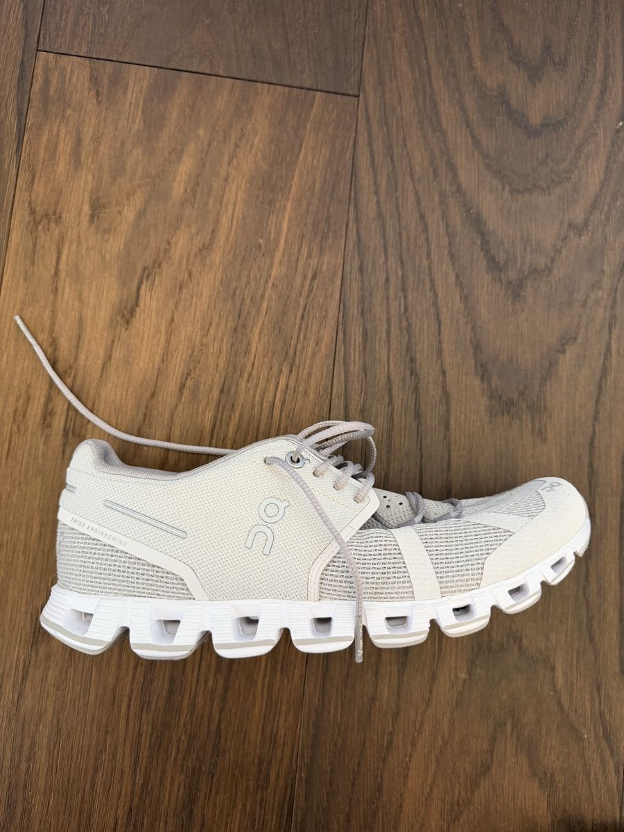 On Damenschuhe: On Running Cloud Schuhe beige Grösse 40 – Neu (gemäss Beschreibung) aus Erlenbach ZH von LightSheer