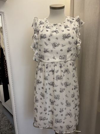 Sommerkleid weiss Blumenmuster Gr. 40 Volant