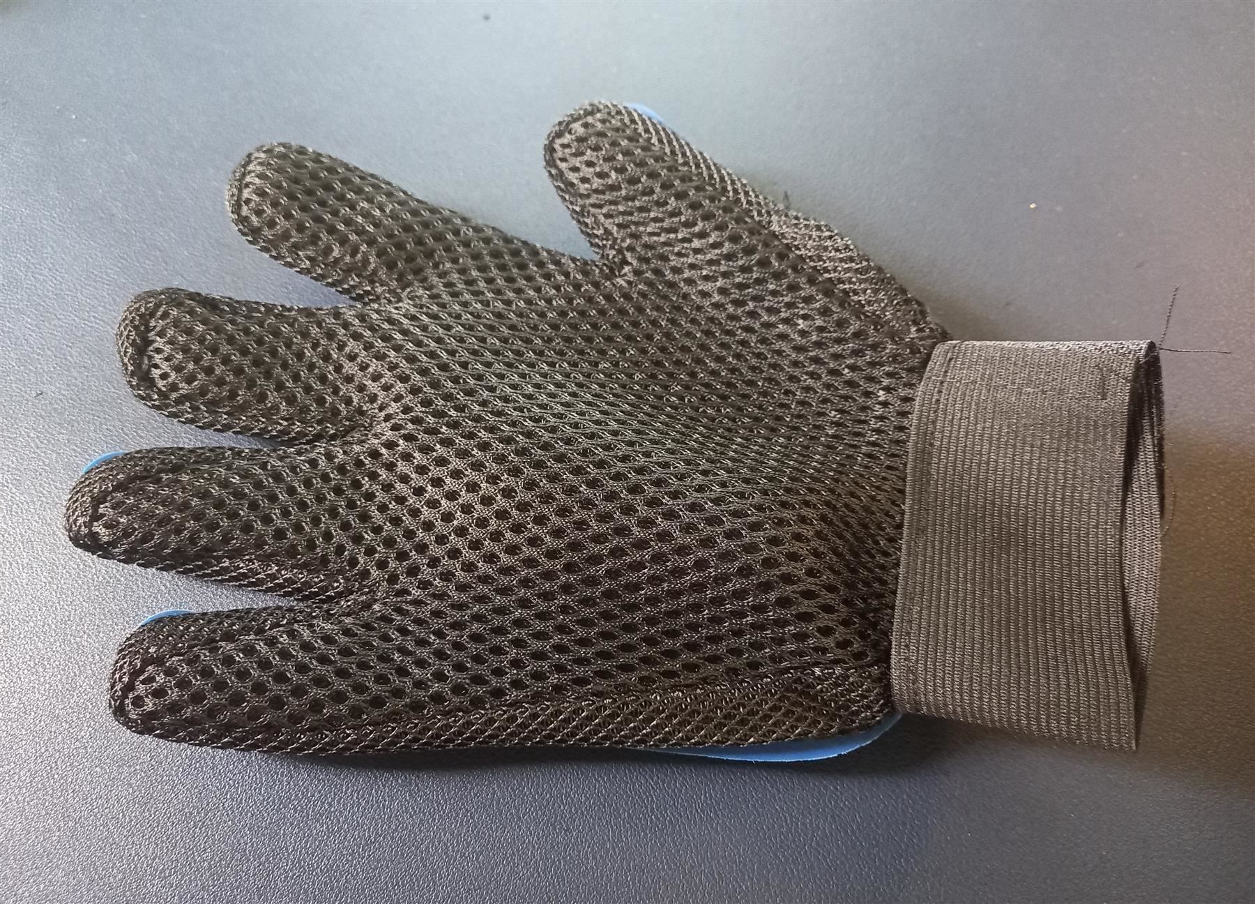 Guanti & manicotti: 5x Tierhaarentfernungs-Handschuh Haustierbürste – Nuovo e nell'imballaggio originale da Lausanne venduto da novastoris