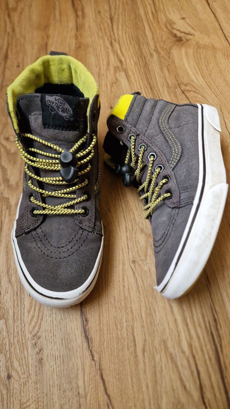 Vans Herrenschuhe: Coole Vans Sk8-Hi Reissue, Gr. 34.5 – Gebraucht aus Mönchaltorf von nzhuravel