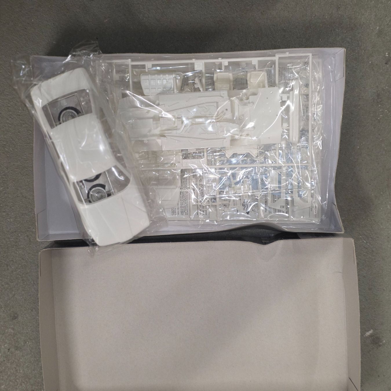 BMW Modellini d'auto: AC Schnitzer SS BMW E34 Modellbausatz 1:24 – Nuovo (secondo la descrizione) da Sennhof (Winterthur) venduto da totti_francesco 1