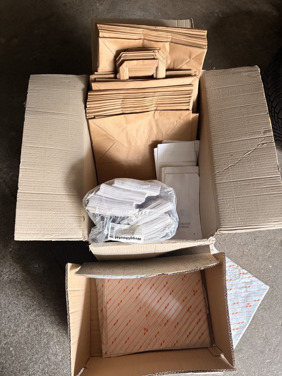 Materiale di riempimento: Grosses Paket Papierverpackungen / Papiertüten – Nuovo (secondo la descrizione) da St.Gallen venduto da rslalfs