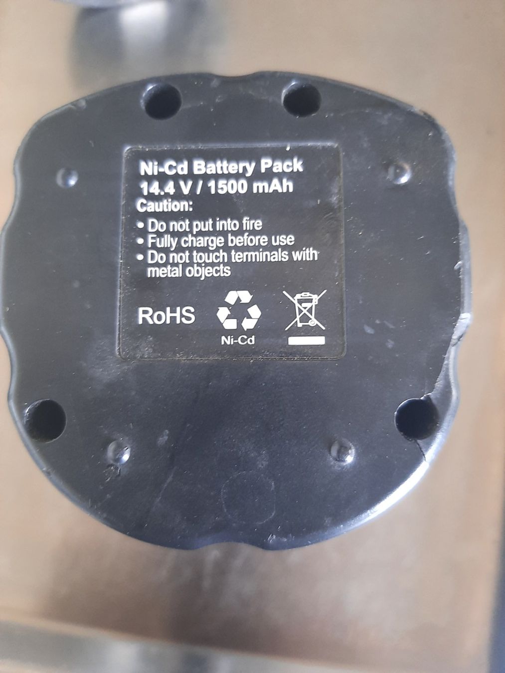 Mato Tutti gli attrezzi: Fettpresse Mato 14,4 V DC – Difettoso da Eschlikon TG venduto da Freitech.2015 3
