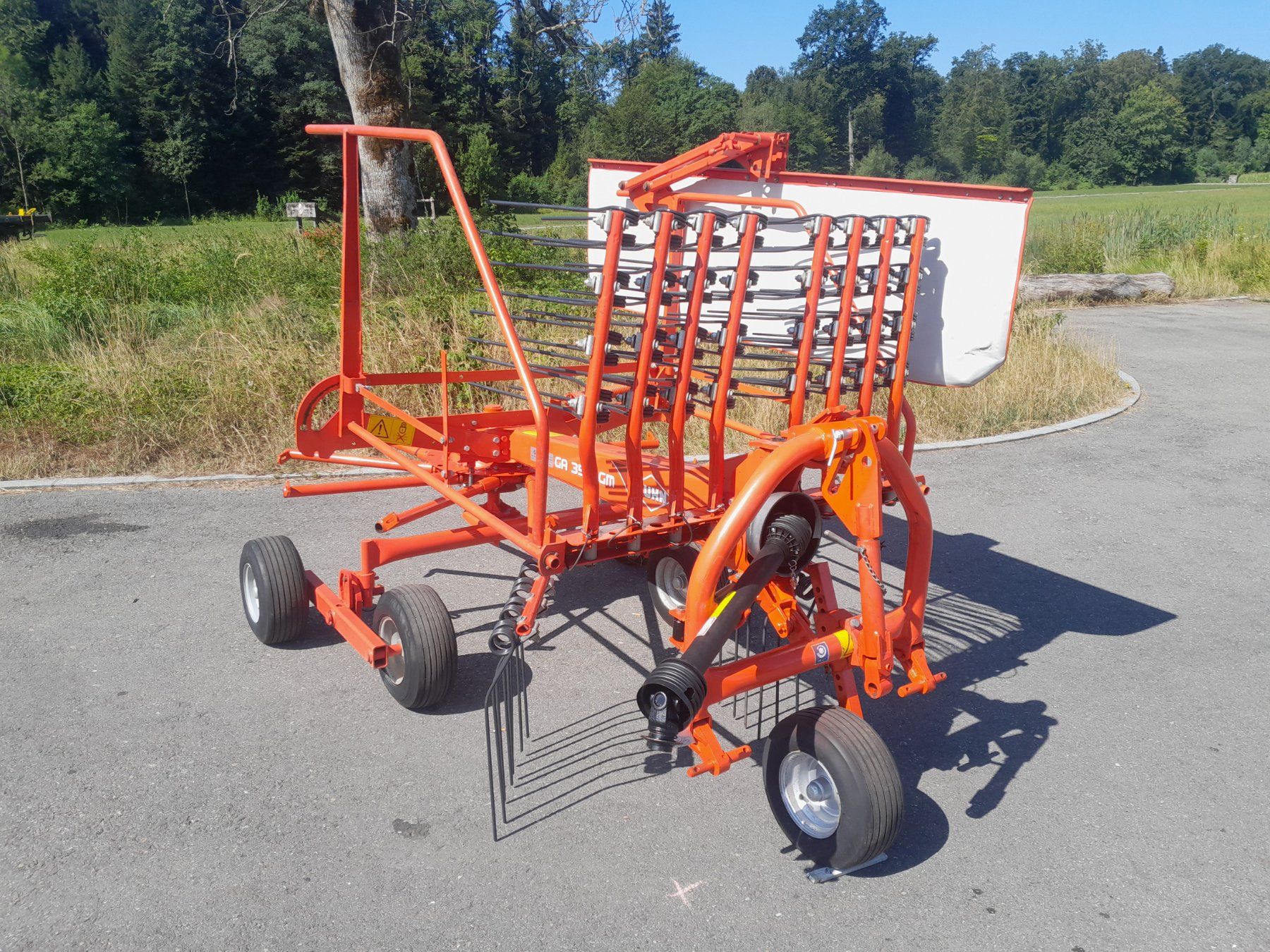 Kuhn Fauchage: Kreiselschwader Kuhn GA 3501 – D'occasion à Sursee par pafu02 5