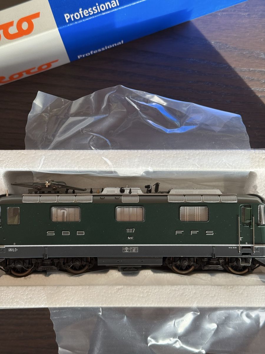 Roco Modelleisenbahnen: ROCO 69843 RE 4/4 II 11117 DC Digital – Gebraucht aus grandvaux von SwissOnTracksHO 1