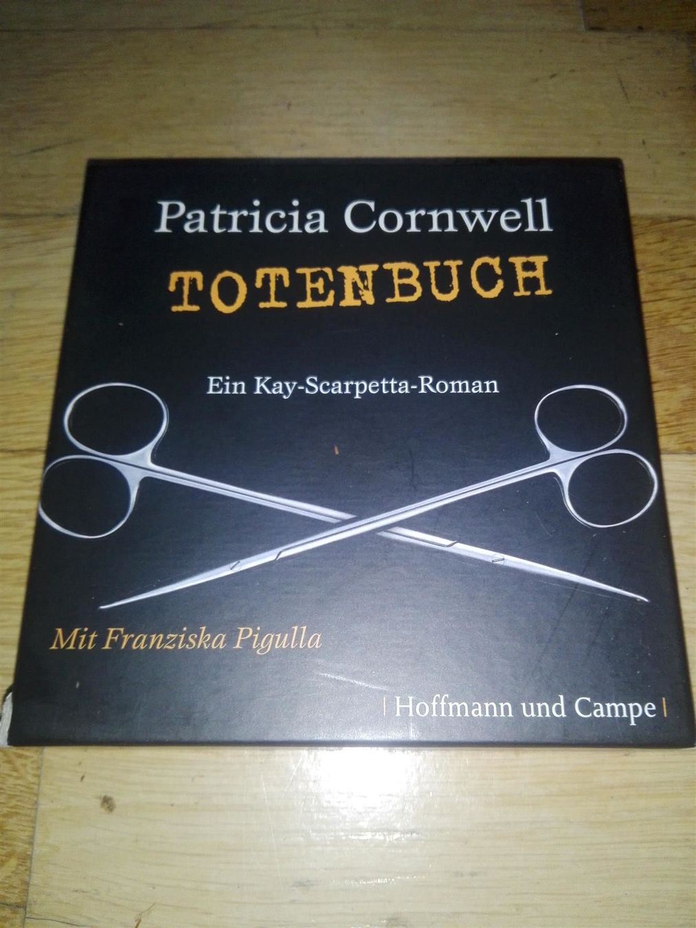 Audiolibri: Totenbuch   (Patricia Cornwell)                > 6-CD's < – Usato da St. Gallen venduto da elk2020