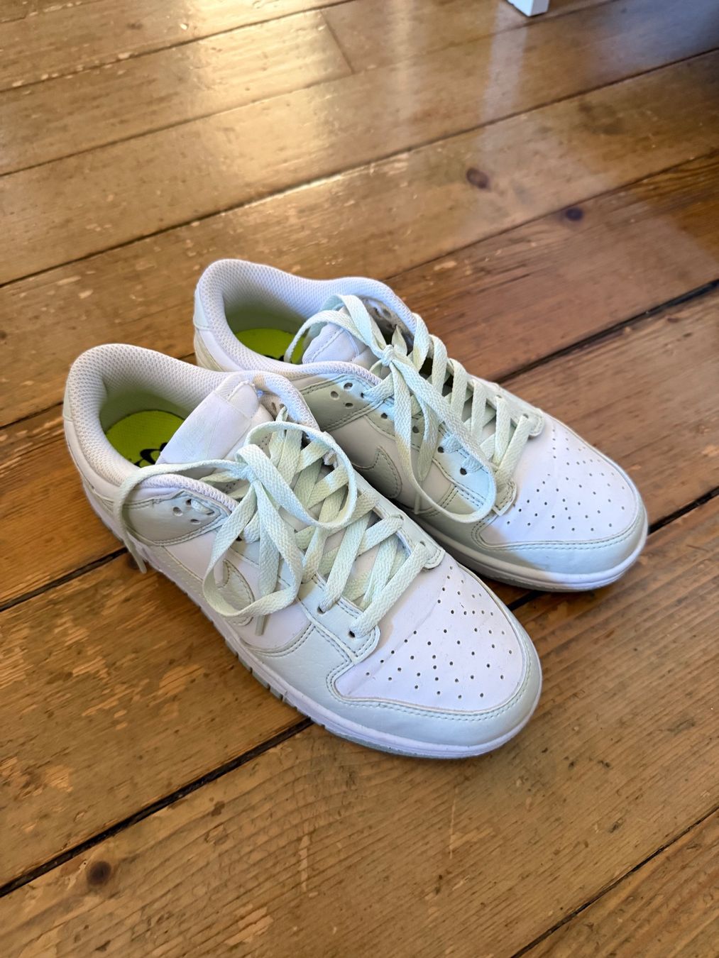 Nike Scarpe da donna: Nike Dunk low mint/weiss Grösse 38 – Usato da Zuchwil venduto da jabie 2