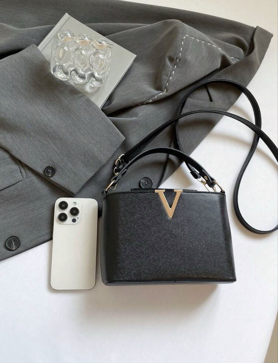 Taschen für Damen: Sac à main  – Neu und originalverpackt aus Châtel-St-Denis von Montclair_Swiss 5