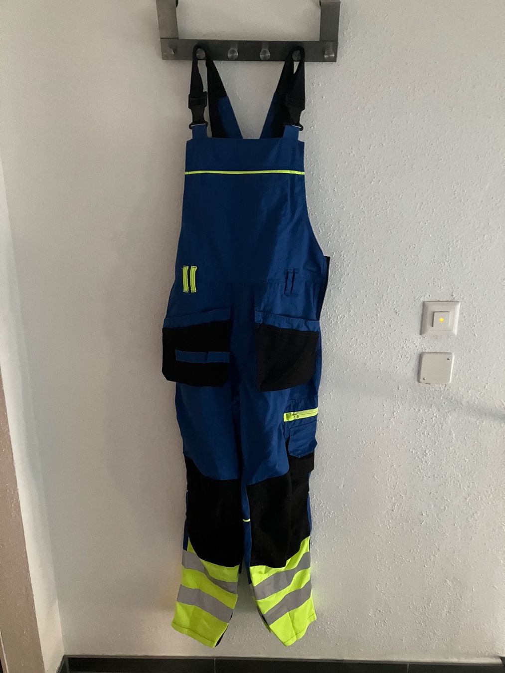 Kleiderpakete: Arbeitskleidung / Jacke und Latzhose – Gebraucht aus Bettwiesen von Zustand57 1