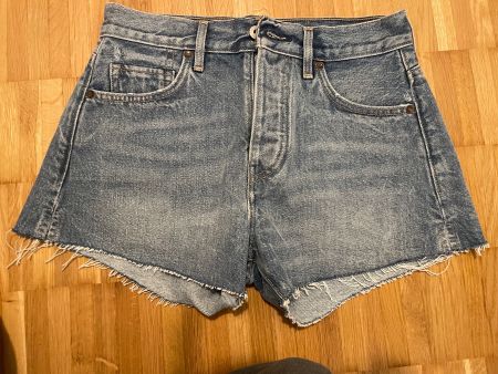 Levis High Rise Shorts 25