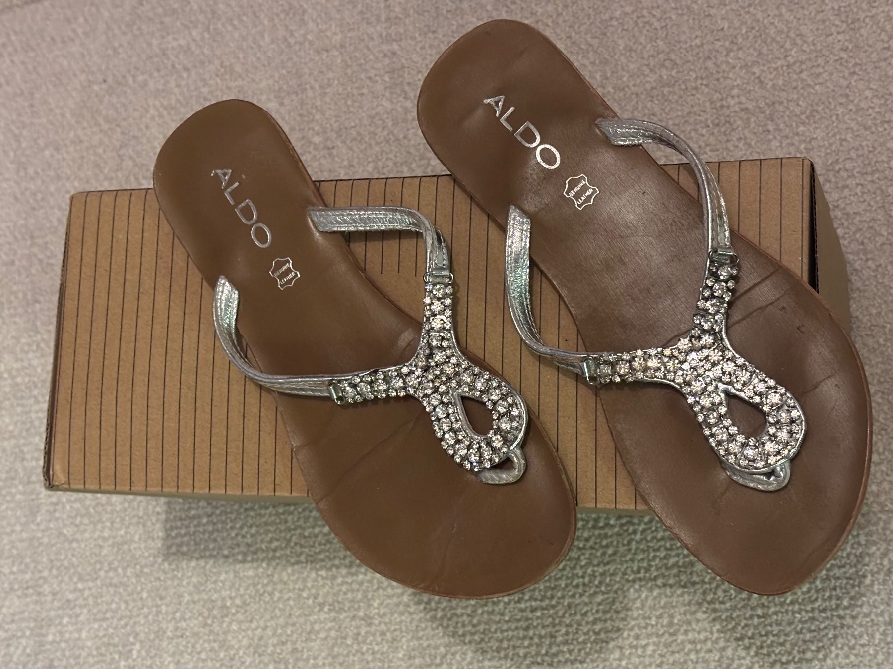 Aldo Damenschuhe: Sandalen mit Steinenbesatz Aldo 37 – Gebraucht aus Zürich von jas_5mwh 1