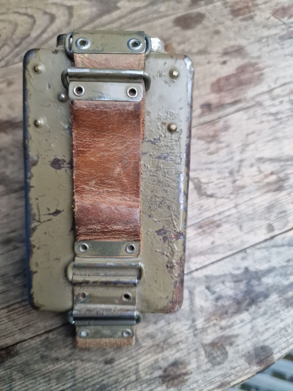 Schweizer Armee Lampen: Lampe Armeegrün mit Kreuz, gebraucht – Gebraucht aus Weite von Liane1973 1