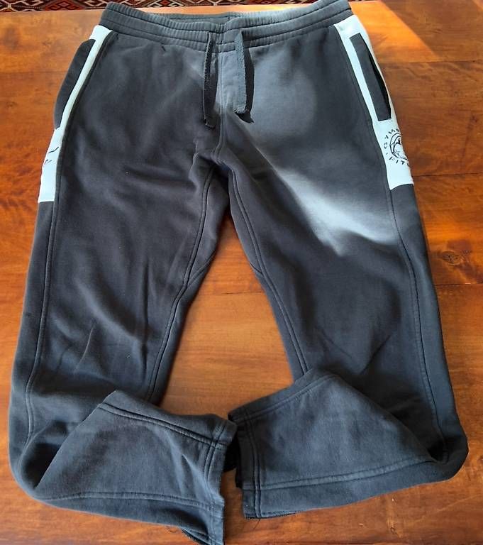 Pantaloni: Joggers GymShark  – Usato da Arogno venduto da mat_r8nt