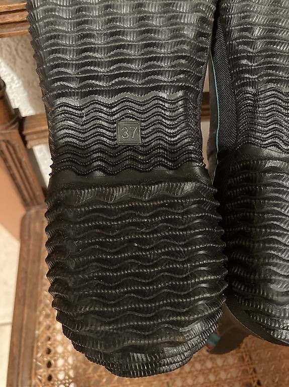 Scarpe da donna: Bottes de pluies neuves - pointure 37 – Usato da Chézard-St-Martin venduto da timogabychou 2