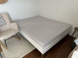 Bett (160x200) weiss Hochglanz mit Lattenrost und Matraze