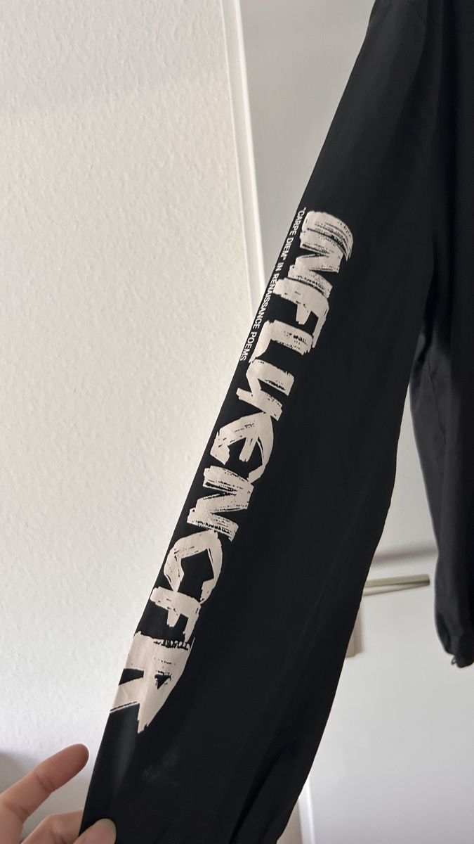 Giacche: Stylish Black Anorak Jacket - Perfect for Spring Walks – Usato da Genève venduto da Noemie.wrmsi 1
