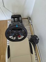 Logitech Lenkrad inkl. Pedale, Schaltung und Playseat