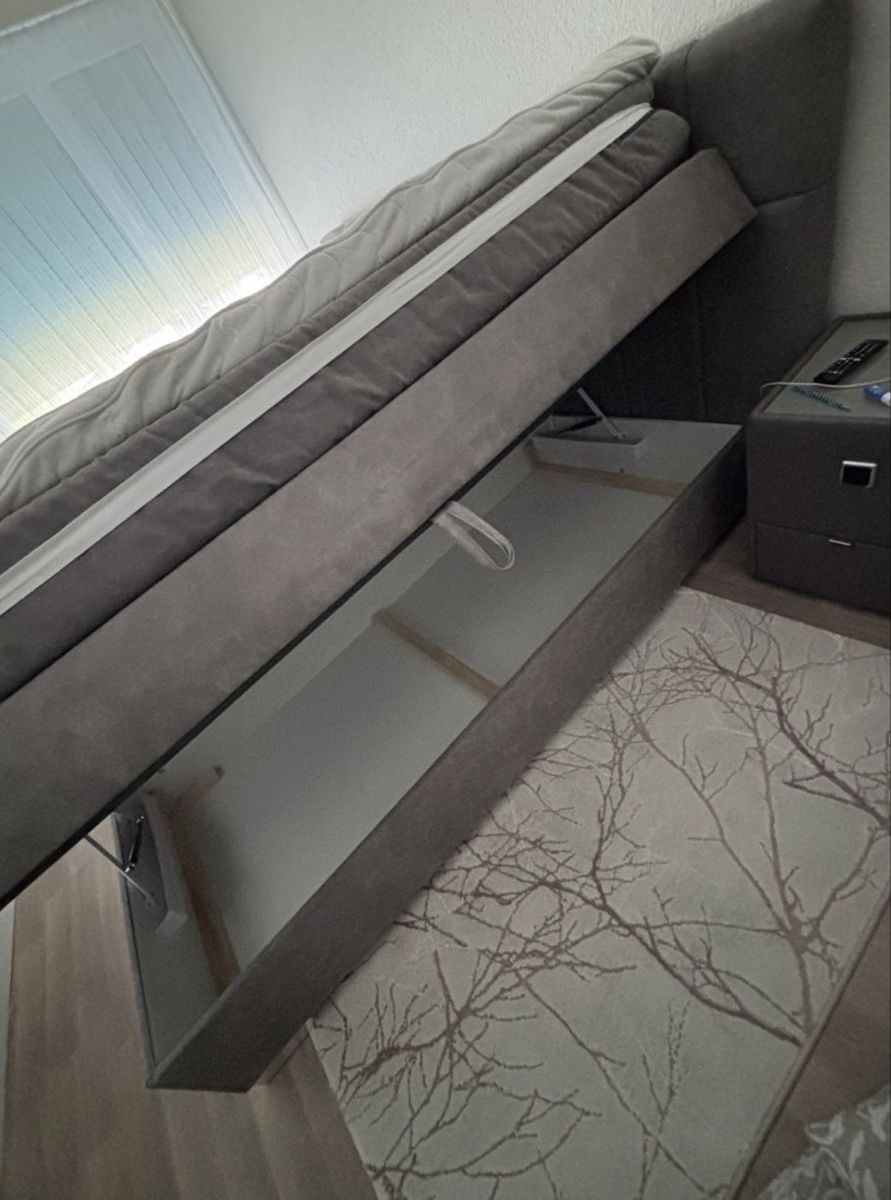 Letti: Bett mit Bettkasten 180x200cm grau! – Usato da Oberglatt ZH venduto da Mitzi3840 5