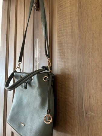 Handtasche L.Credi grün mit Schulterriemen gebraucht