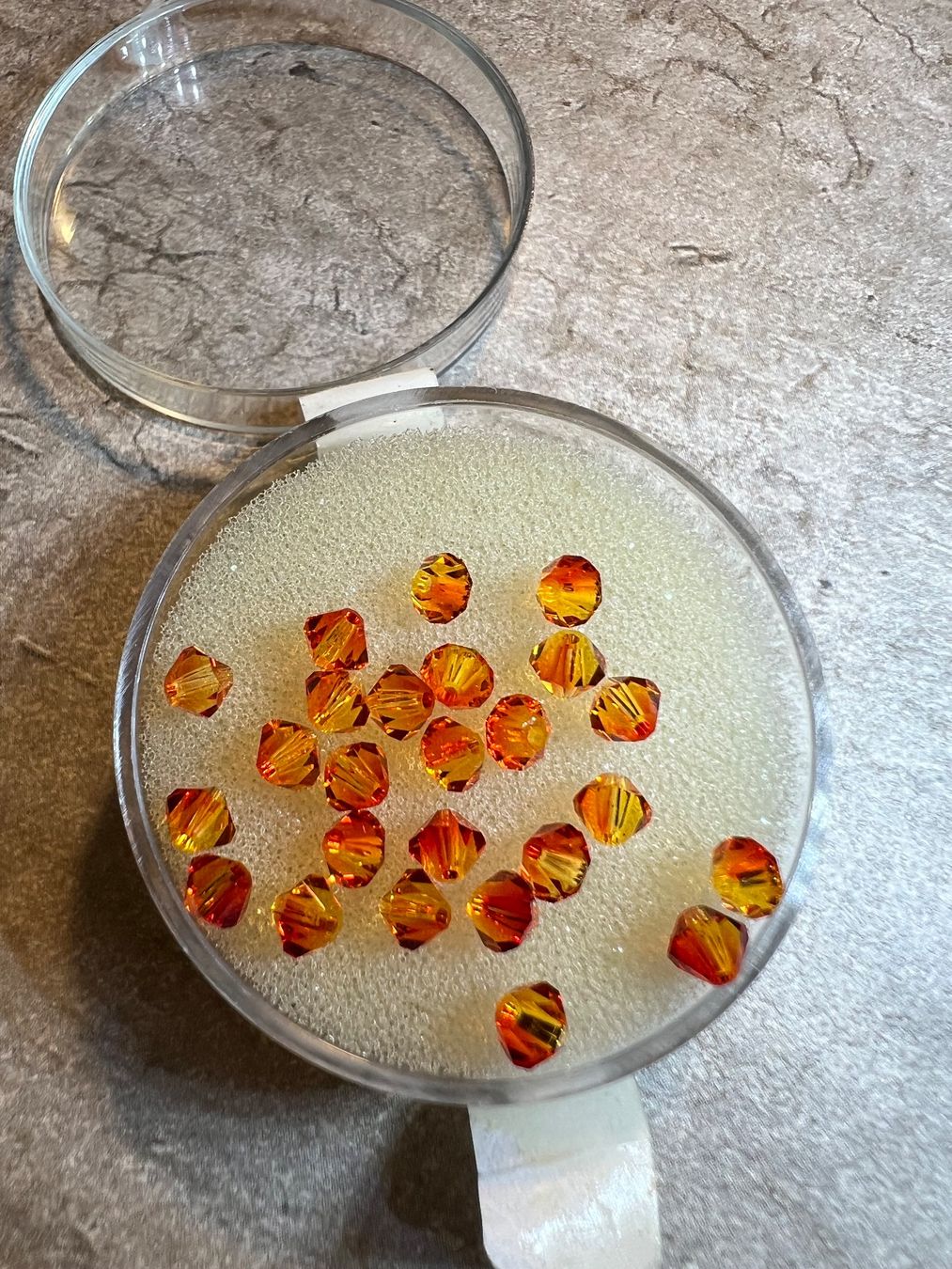 Perles (synthétiques): Swarovski Perlen 4mm – Neuf avec emballage d'origine à Stein AG par Anastasia_Asya 2