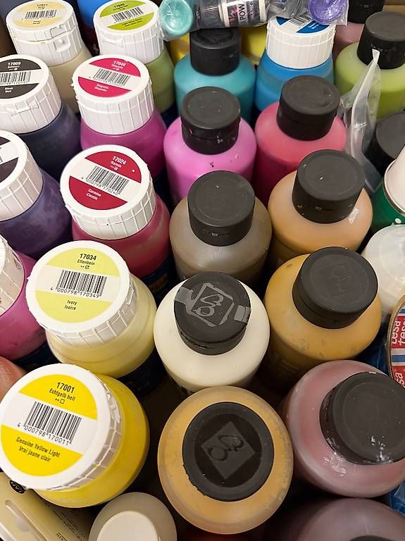 Farben: Acrylfarben mit Zubehör  – Gebraucht aus Wittenbach von Aprilia05 4