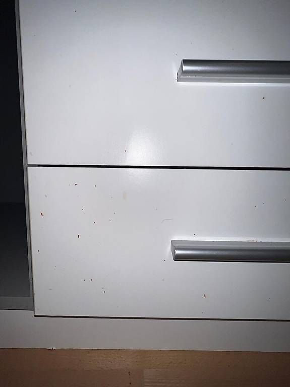 Armadi: Dreitüriger Schrank – Usato da Wädenswil venduto da redwall88 2