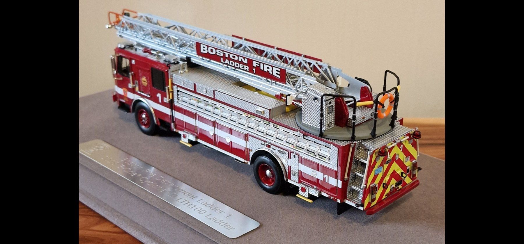 Modellini d'auto: Fire Replicas 1:50 Boston FD Ladder 1 – Usato da Rüti b. Büren venduto da tempo50 3