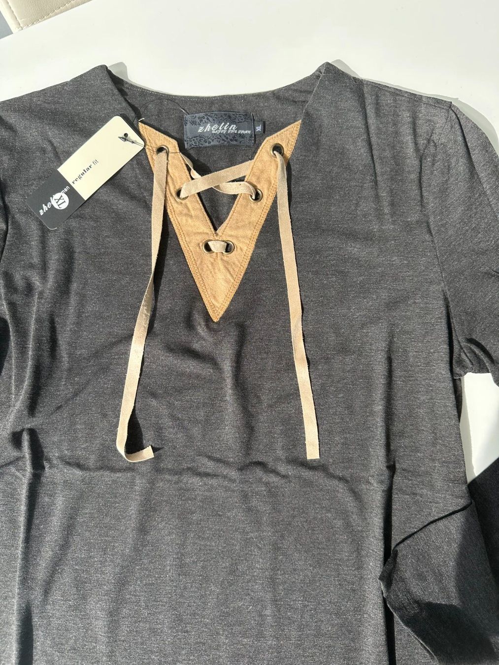 T-Shirts: Frühling-Shirt mit Ledereinsatz – Neu und originalverpackt aus Niederwangen b. Bern von Walkershop 1