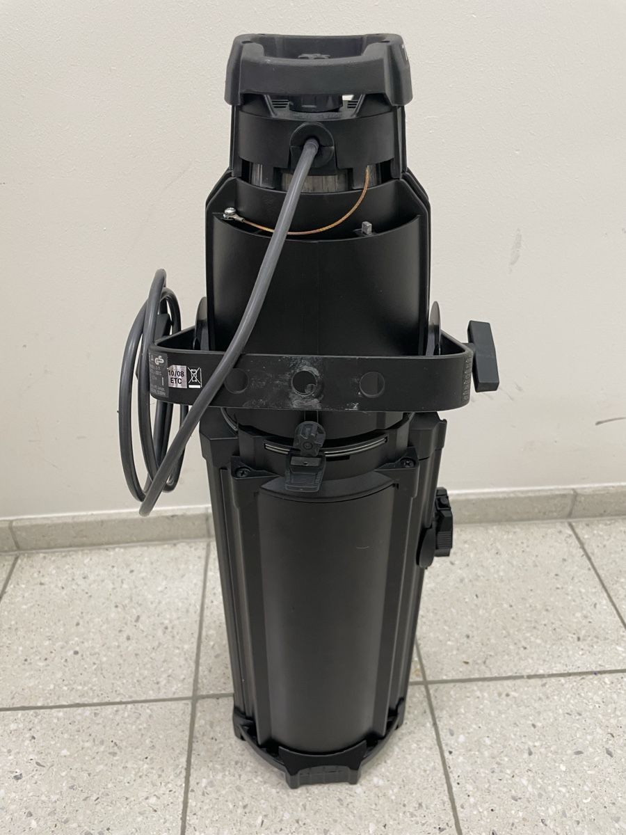 Lampade: Scheinwerfer ETC 750W (4 Stück) – Usato da Hittnau venduto da pianokeller 3