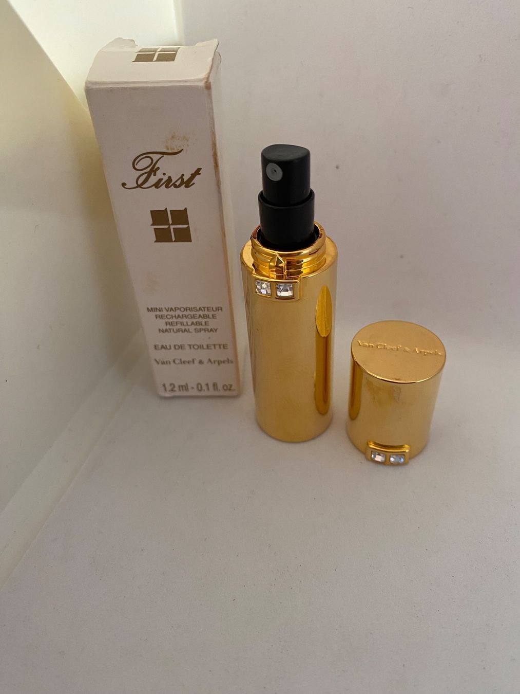 Van Cleef Profumi & Eau de Toilette: Mini vapo de sac First Van Cleef & Arpels – Nuovo e nell'imballaggio originale da Bouveret venduto da wes_7zll 1