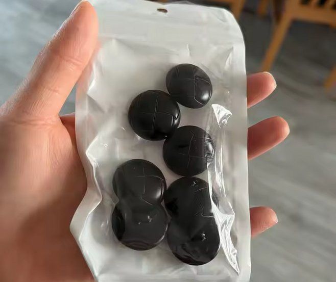 Bottoni: Runde Retro Knöpfe Kunstleder 25 mm - Boutons ronds retro – Nuovo e nell'imballaggio originale da Lausanne venduto da novastoris 3