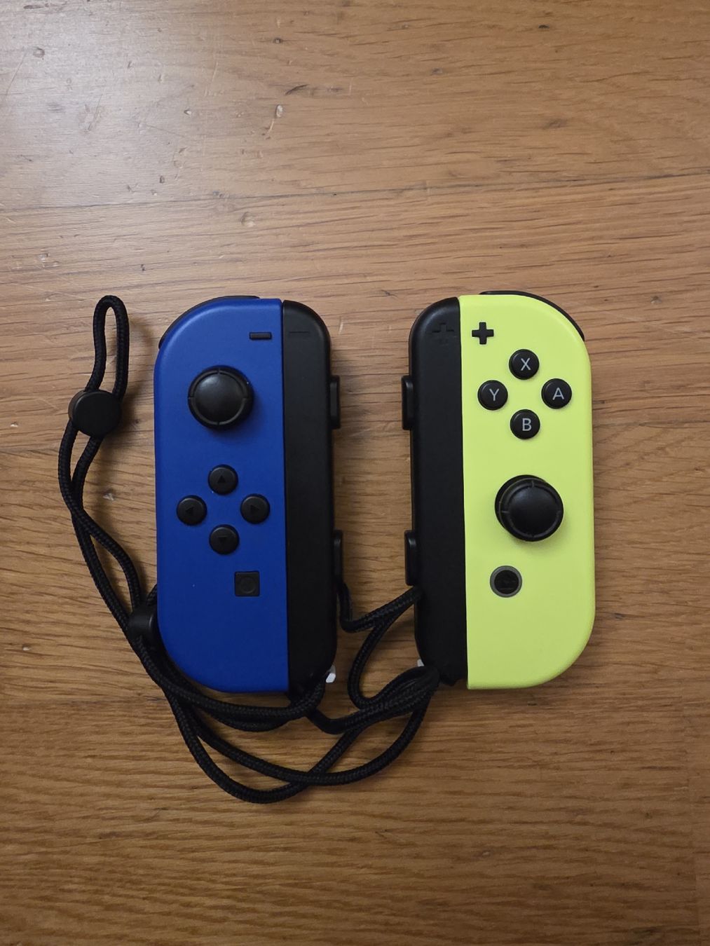 Nintendo Manettes: Nintendo Switch Joycons  – D'occasion à Zürich par jabo22