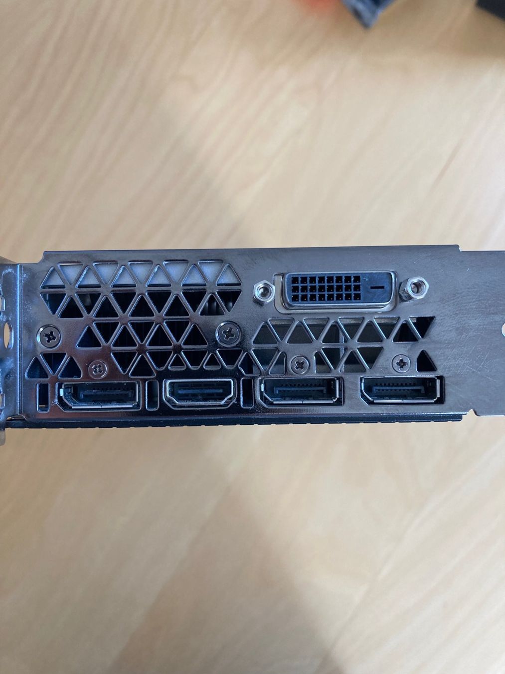 Nvidia Grafikkarten: NVIDIA GeForce GTX 1070 Founders Edition – Gebraucht aus Oberwil BL von Phibus 2