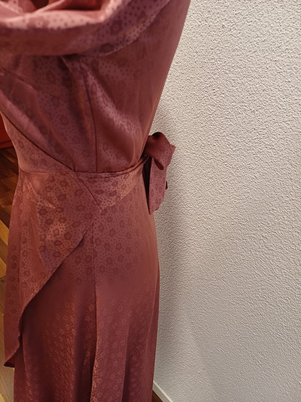 Samsøe Samsøe Vestiti: Elegantes Wickelkleid, Gr.34, Haether rose mit Blümchen – Nuovo (secondo la descrizione) da Winterthur venduto da Smily-_- 4