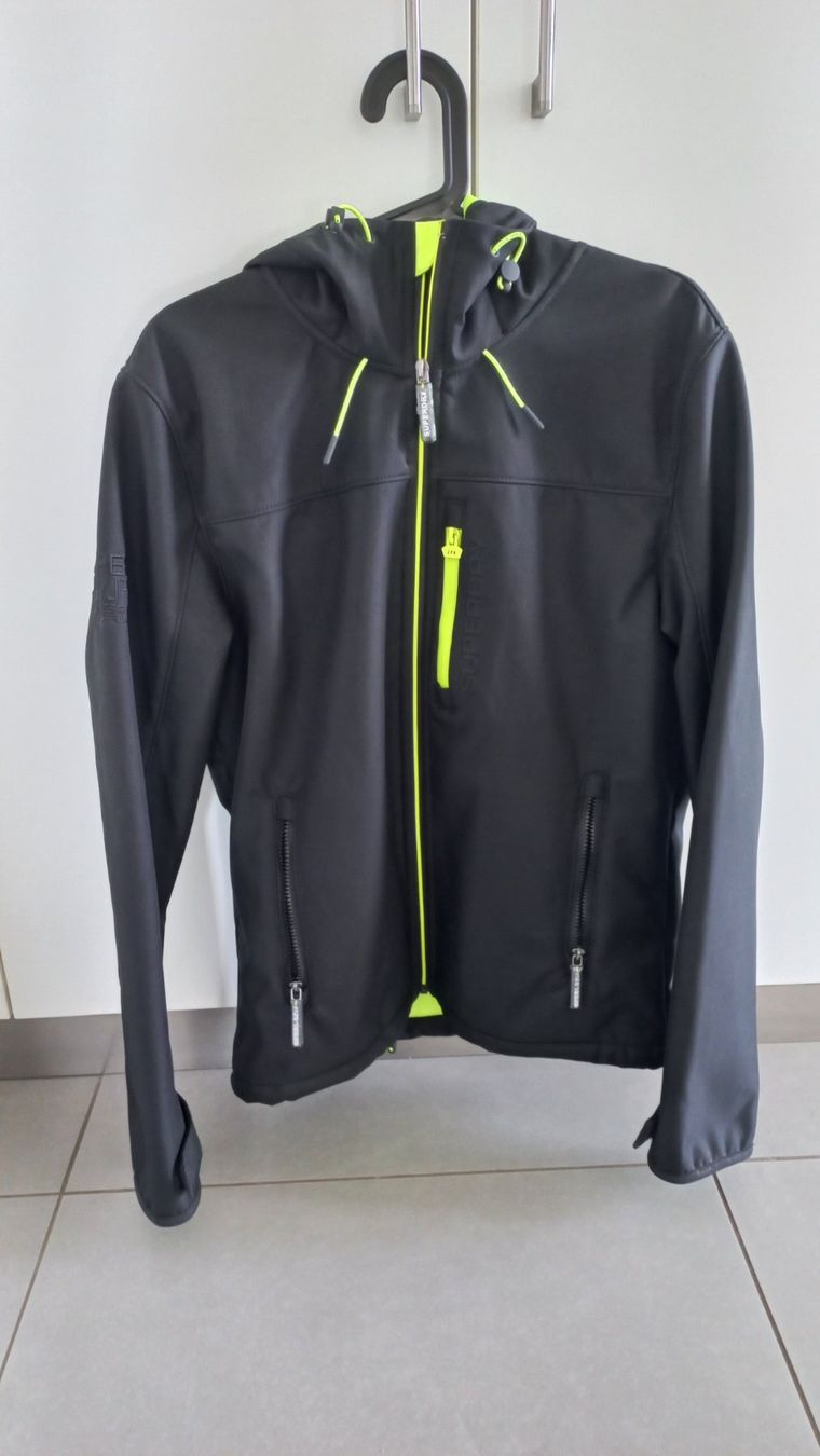Superdry Jacken: Superdry Windtrekker Softshell Jacke – Neu (gemäss Beschreibung) aus Niederried b. Kall von gabber23