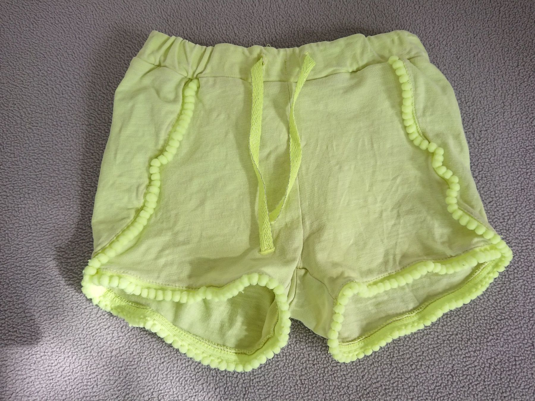 Name It Pantaloni: Mädchen Shorts Name It Gr. 92 Neon Gelb – Usato da Hallau venduto da CHACLA