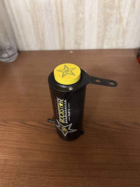 Nissan Tutti pezzi di ricambio auto: Mishimoto Universal Coolant Reservoir – Usato da Bern venduto da Miguel95 2