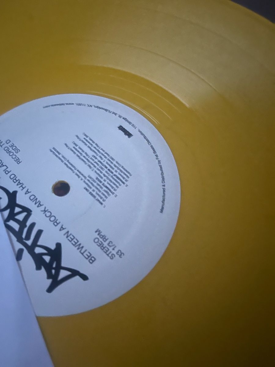 Dischi in vinile: Artifacts / Between a Rock inkl 7 Inch  – Nuovo (secondo la descrizione) da Dagmersellen venduto da stonefinger 4