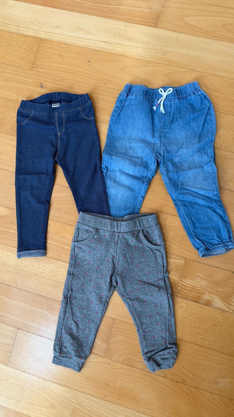 Pantaloni: 3er Set Mädchen Hosen, Grösse 80/86 – Usato da Rapperswil SG venduto da Snoptic