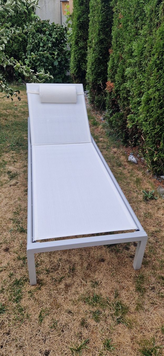 Gonser Chaises longues: Liegestuhl GABBY weiss/grau – Neuf (Voir description) à Bichwil par Bb17 2