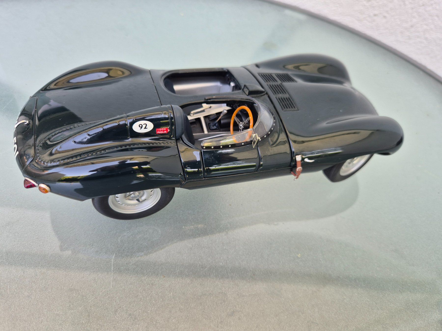 Jaguar Modellini d'auto: Jaguar D-Type von Auto Art 1:18 – Usato da Oberbuchsiten venduto da laffite54 6