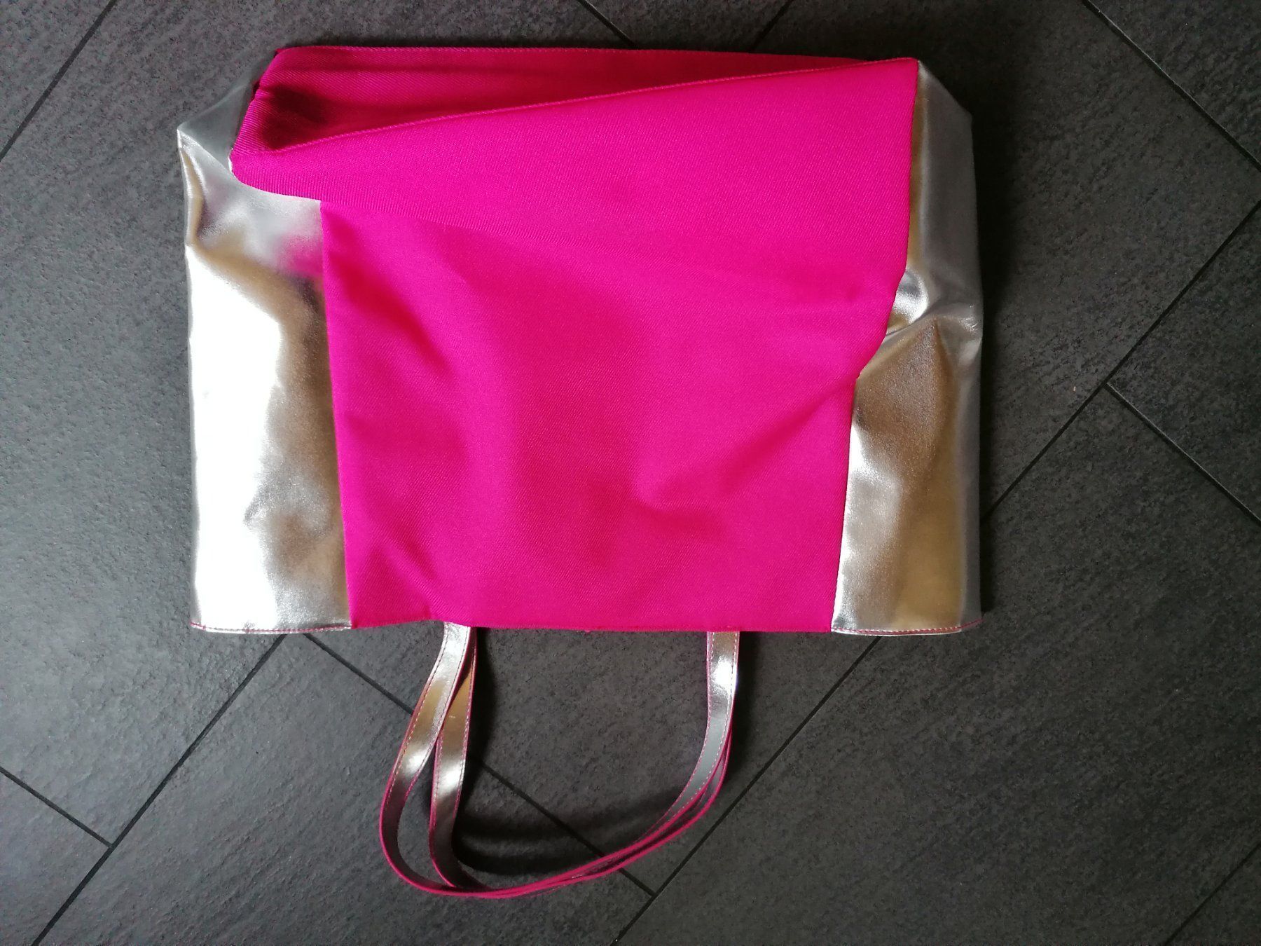 Borse da donna: Handtasche von Clinique – Nuovo e nell'imballaggio originale da Appenzell Enggenh. venduto da vario414 2