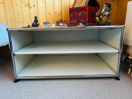 TV-Gestell von USM, reinriss