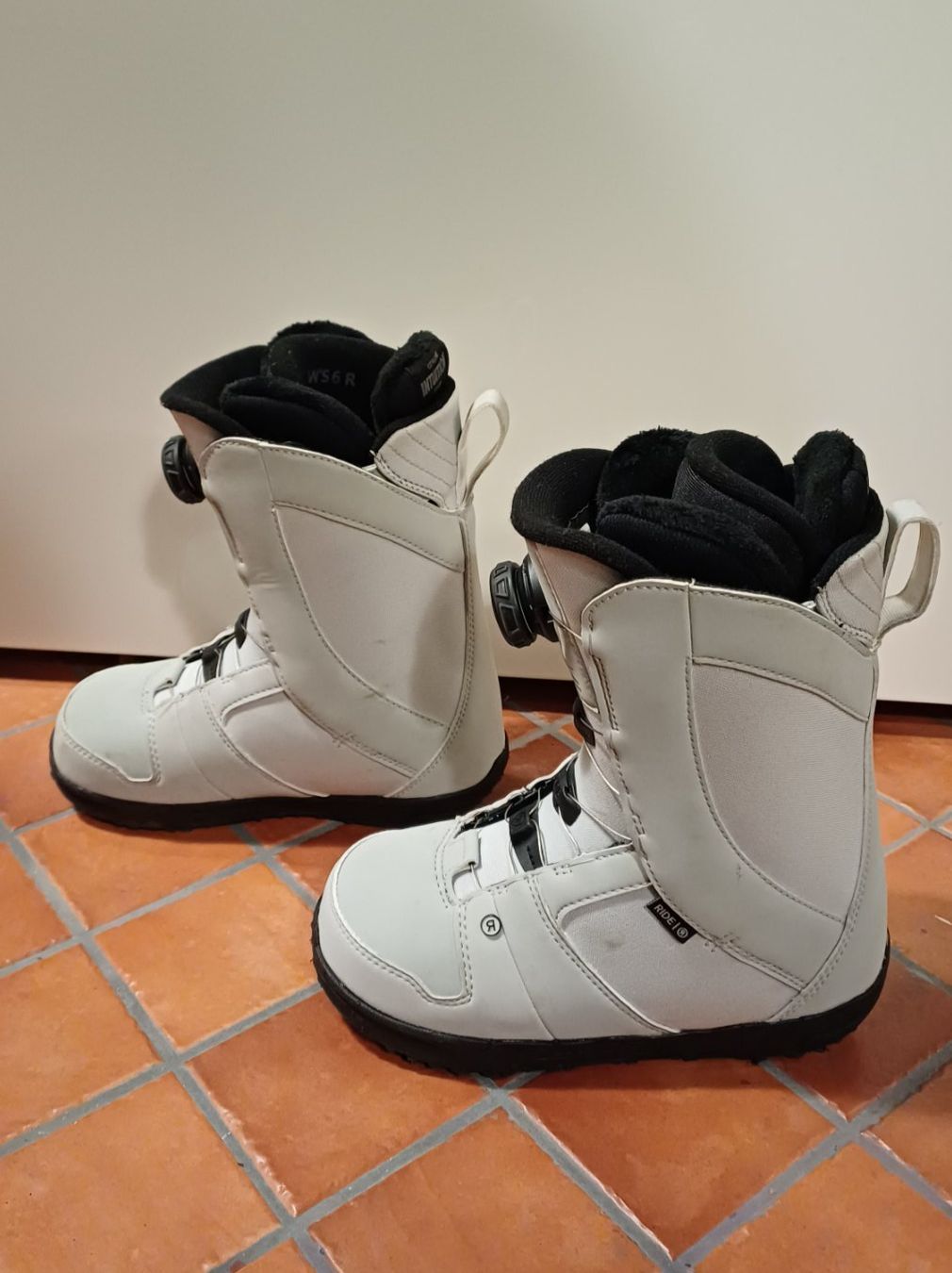 Ride Scarpe per ragazzi: Ride Snowboardschuhe Gr.36.5 – Nuovo (secondo la descrizione) da Oberrieden venduto da Raja011 2