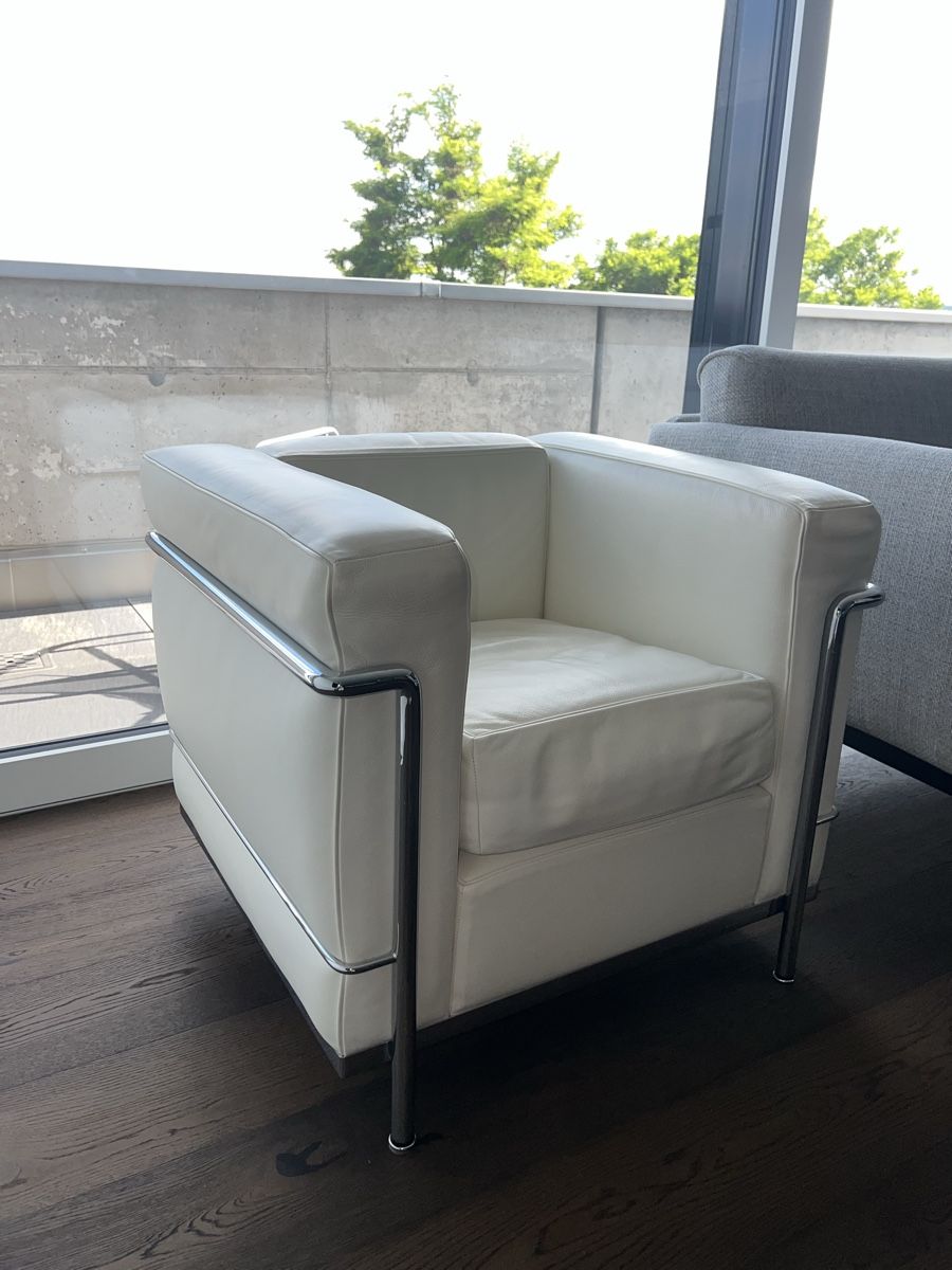 Le Corbusier Poltrone: CASSINA LE CORBUSIER / 100% ORIGINAL – Usato da Wil SG venduto da ymuellerr