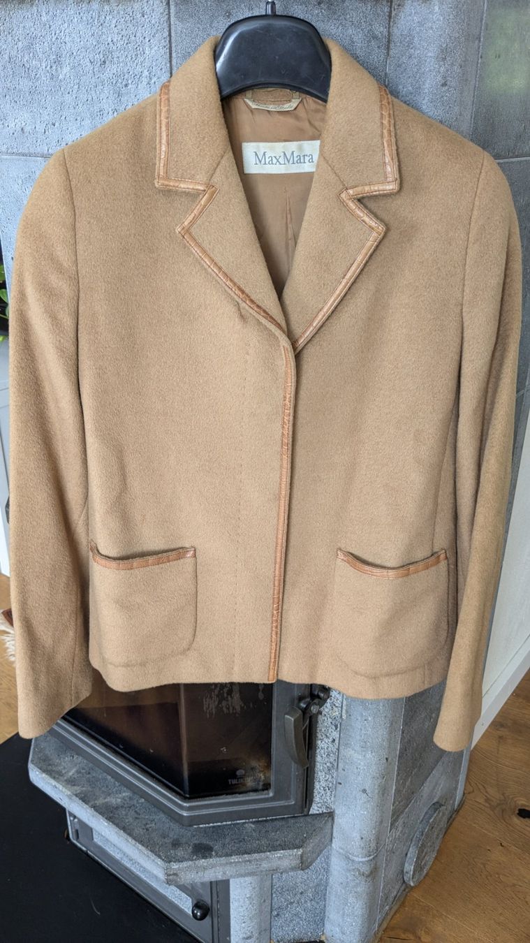 Max Mara Jacken: Blazer/Jacke Max Mara aus Kamelhaar – Gebraucht aus Heerbrugg von Bkoeppel90 1