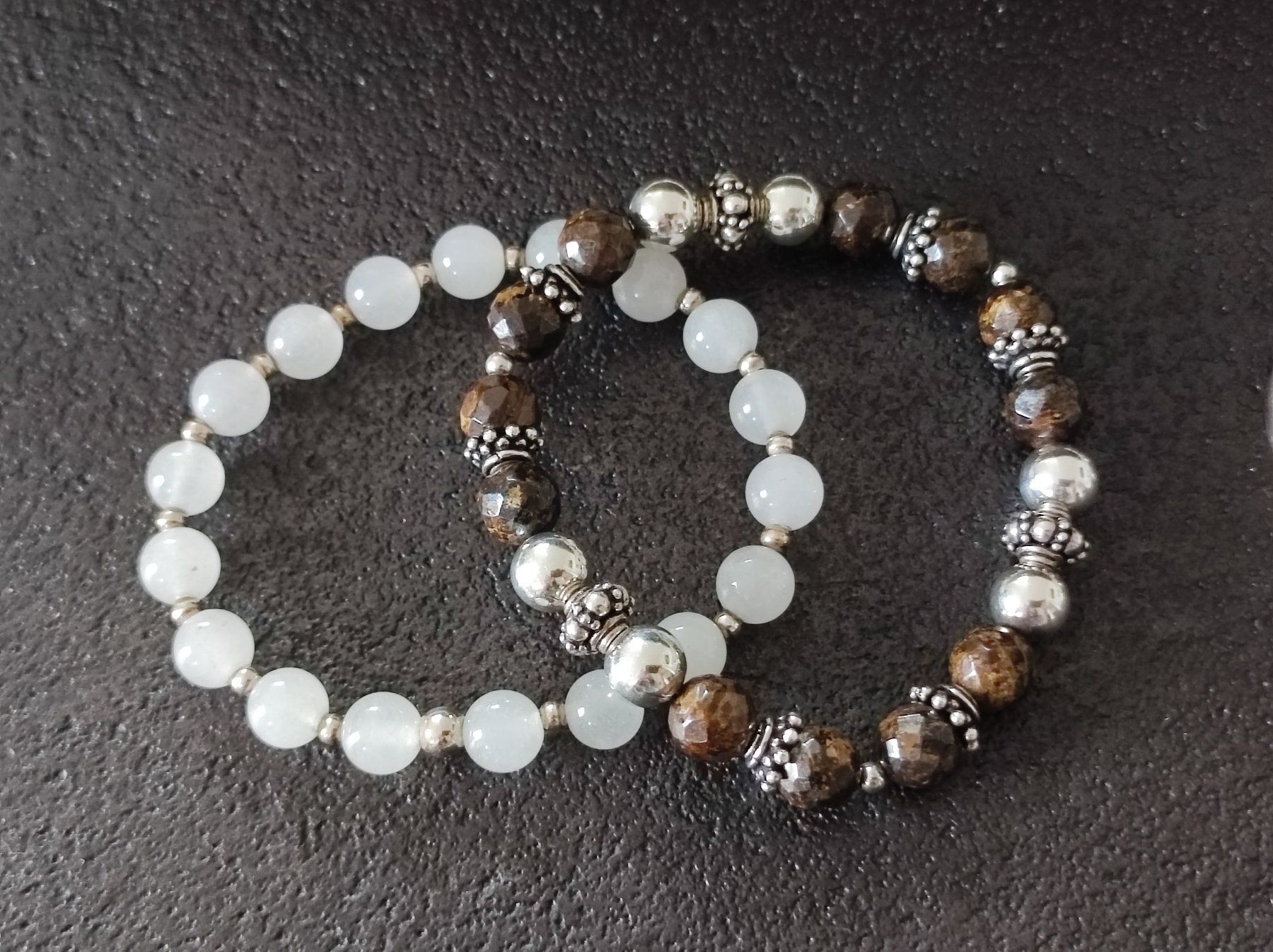 Bracciali & Braccialetti: Zwei Steinarmbänder mit echten  Silberteilen – Usato da Wohlen AG venduto da Tikale