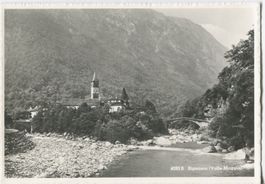 Bignasco (Valle Maggia)veduta panoramica Chiesa e Ponte