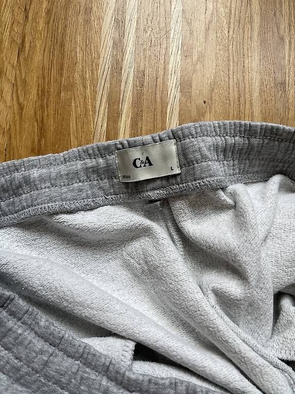 Hosen: C&A Jogginghose Grau – Gebraucht aus Dübendorf von LeonhardsRicardo 2